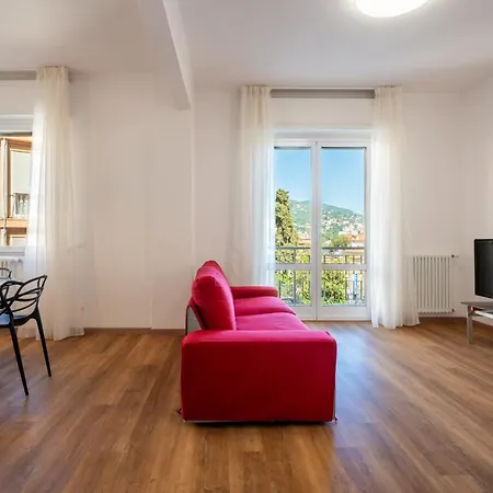 Apartment Comoda *