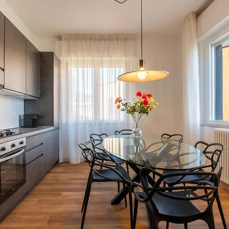 Comoda Apartment